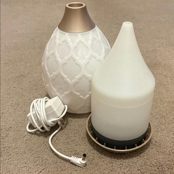 Young Living Diffuser - Picture 5 of 8